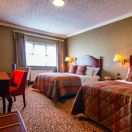 Seven Oaks With Heated Indoor Pool And Fitness Centre Town Otel 4*