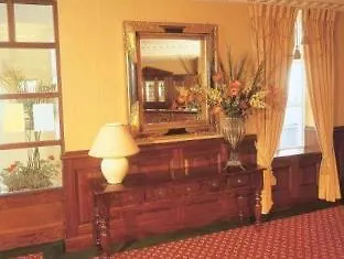 Seven Oaks Hotel