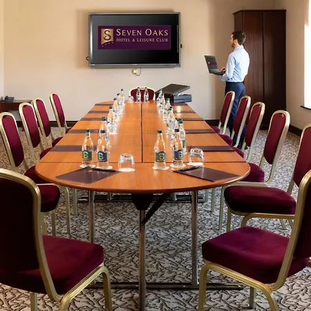 Seven Oaks With Heated Indoor Pool And Fitness Centre Town 4*