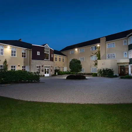 Hotel Seven Oaks 4*