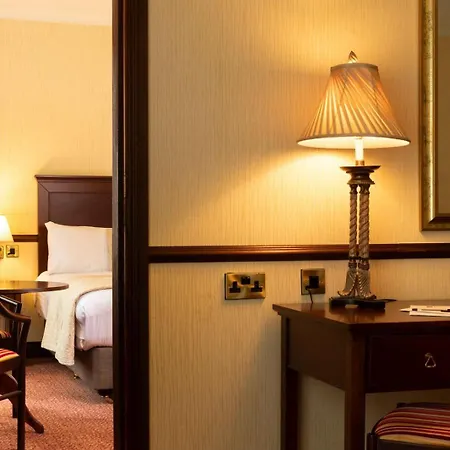 Seven Oaks Hotel 4*