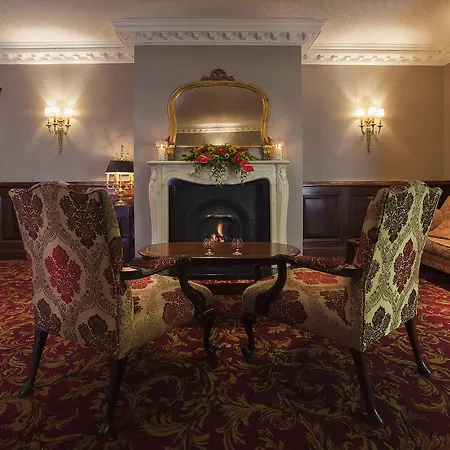 Seven Oaks With Heated Indoor Pool And Fitness Centre Town Otel 4*