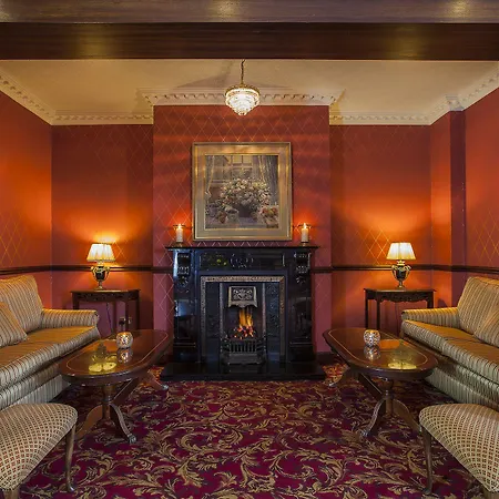 ホテル Seven Oaks With Heated Indoor Pool And Fitness Centre Town