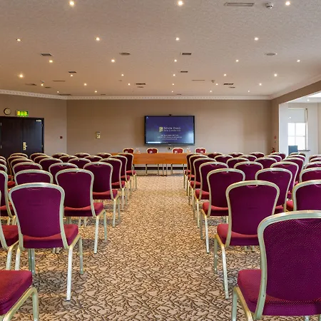 Seven Oaks With Heated Indoor Pool And Fitness Centre Town Otel Carlow