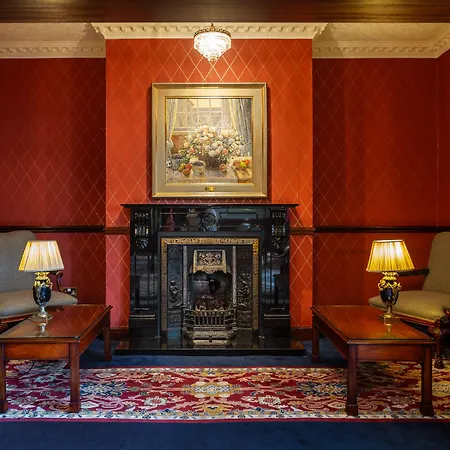 Seven Oaks Hotel