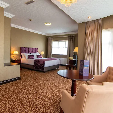 Seven Oaks With Heated Indoor Pool And Fitness Centre Town 4*