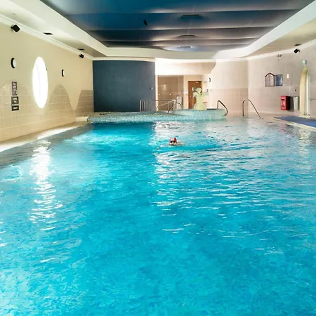 Seven Oaks Hotel 4*