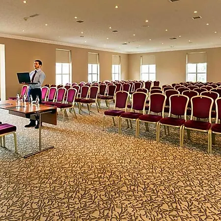 Seven Oaks With Heated Indoor Pool And Fitness Centre Town Hotel Carlow