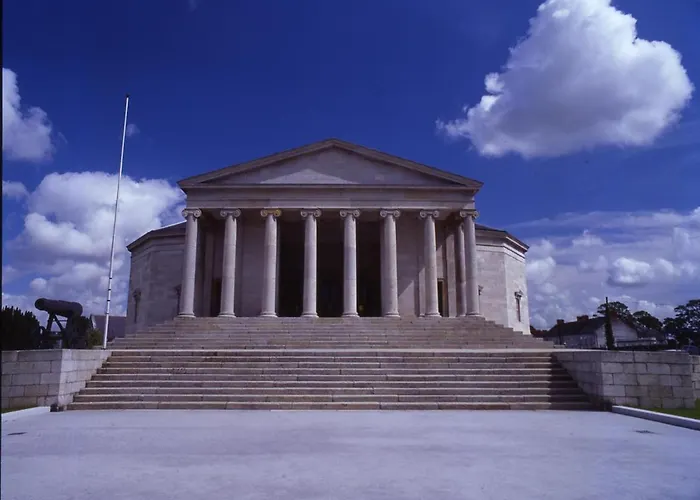 Seven Oaks מלון קרלו