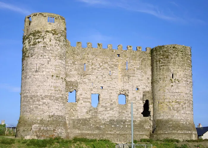 Seven Oaks מלון 4*