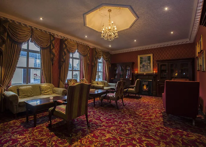 Seven Oaks מלון 4*