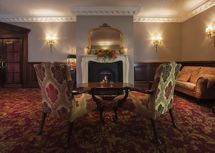 Seven Oaks מלון 4*